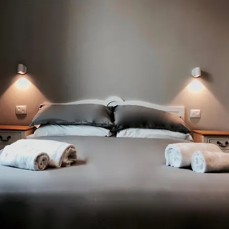 Audrey's Holidays - & 4*