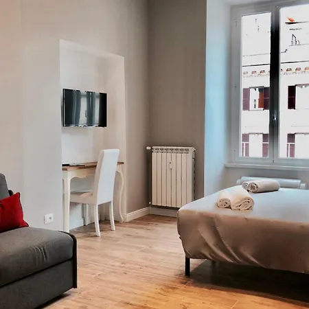 Audrey's Holidays - & 4*